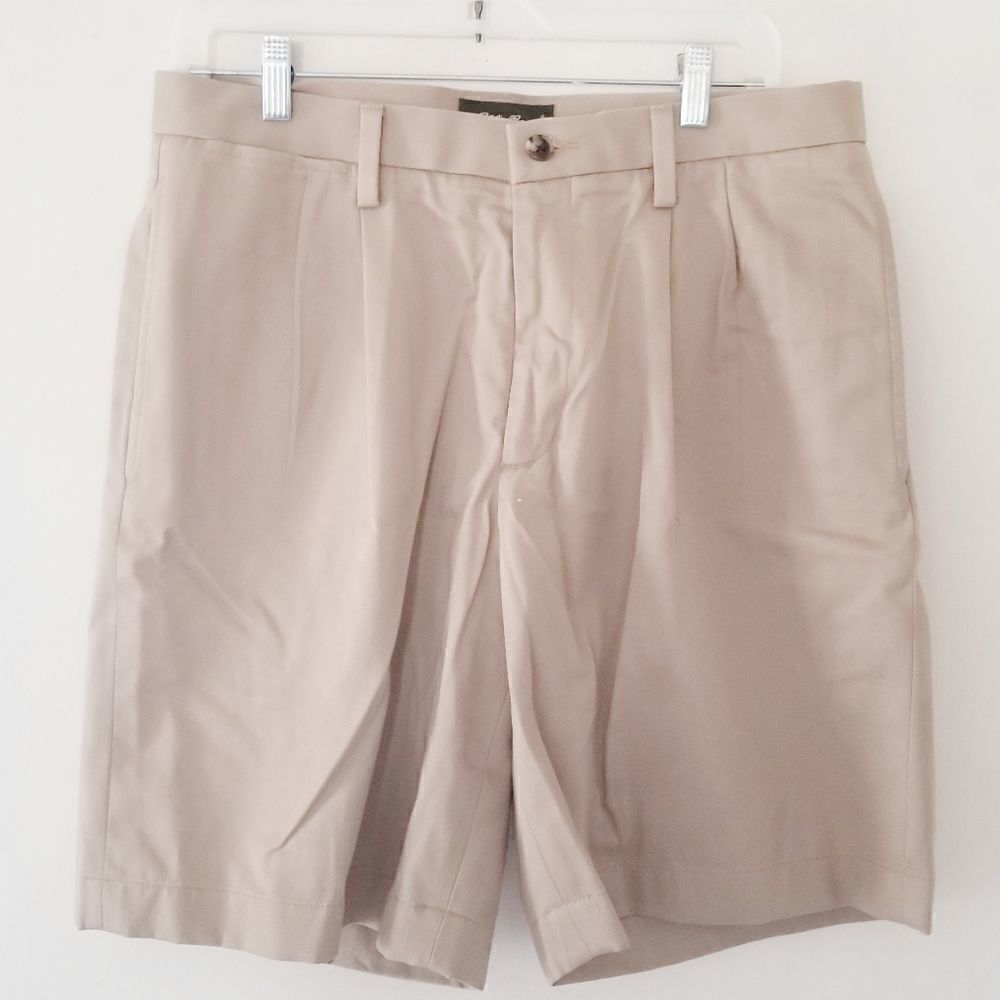 Eddie Bauer wrinkle and stain resistant shorts